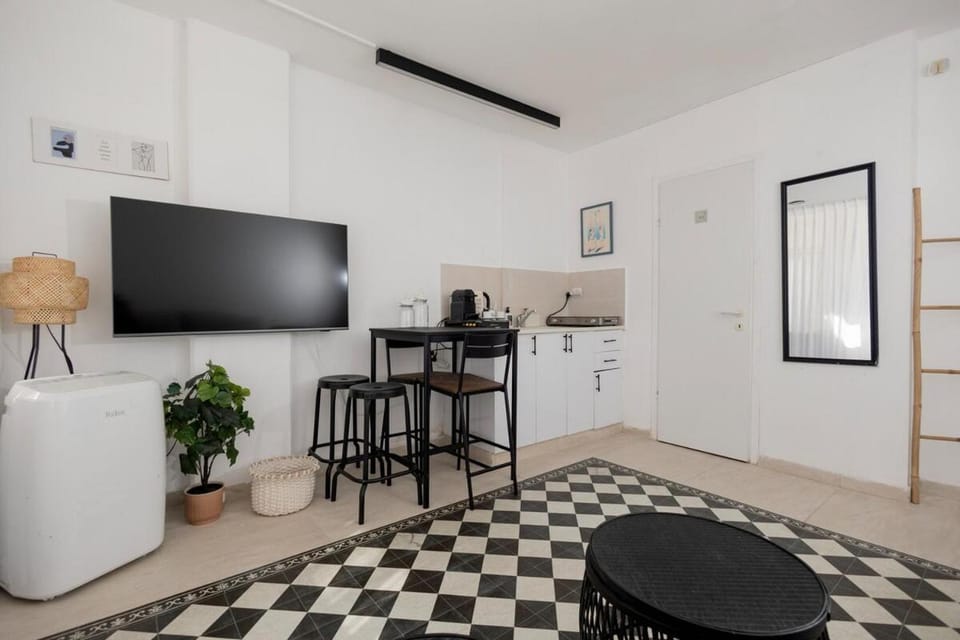 TV and multimedia, Kitchen or kitchenette, Dining area