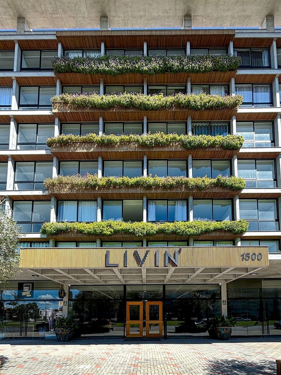Facade/entrance