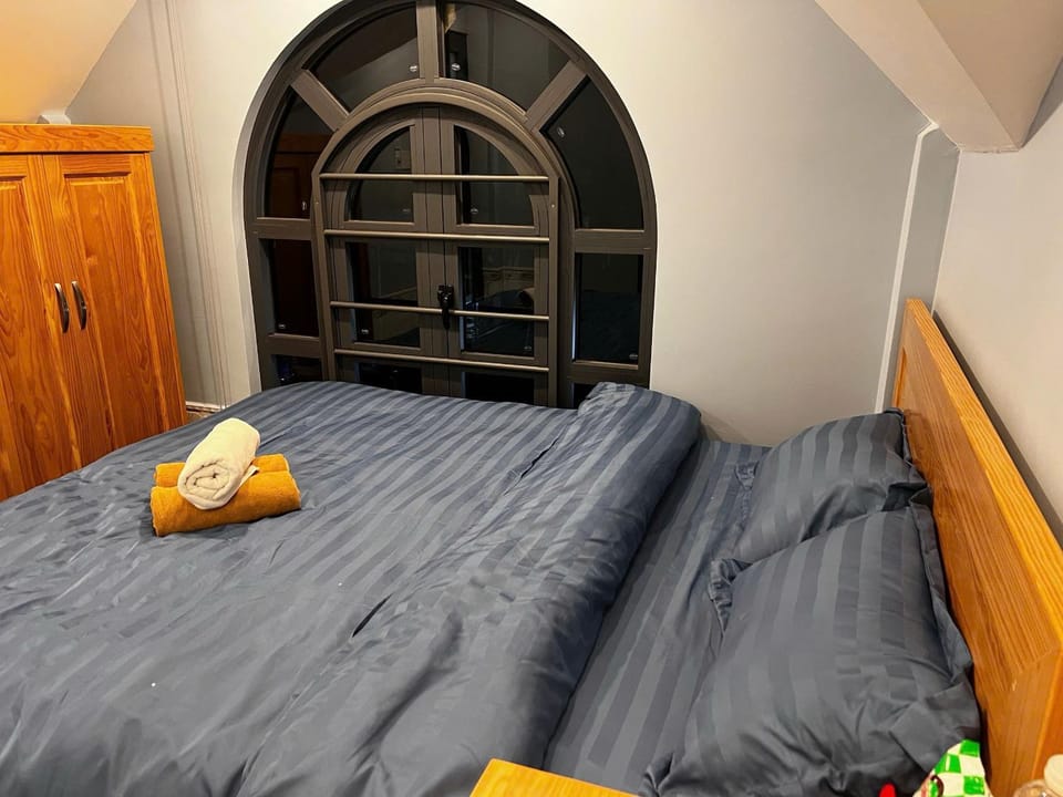 Bed, Photo of the whole room, Bedroom, wardrobe
