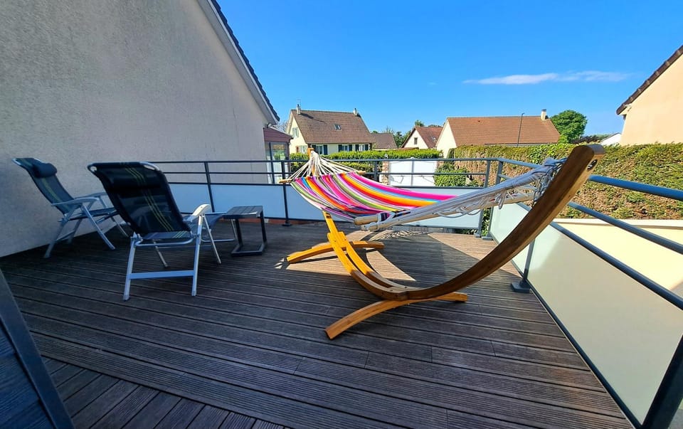 Chambre avec salle de bain privative et borne de recharge électrique T2 Bed and Breakfast in Normandy