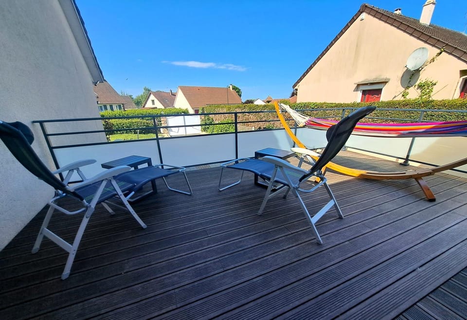 Chambre avec salle de bain privative et borne de recharge électrique T2 Bed and Breakfast in Normandy