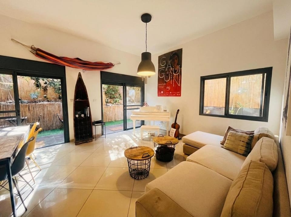 3BR Garden & Cinema Near Beach By SweetyGuest Apartment in Tel Aviv-Yafo