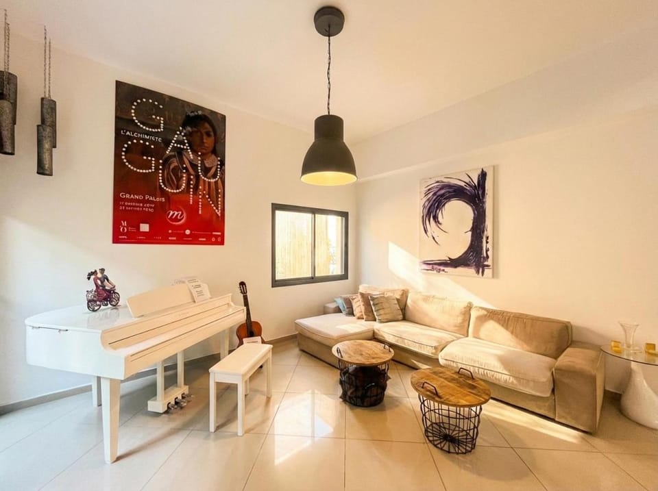 3BR Garden & Cinema Near Beach By SweetyGuest Apartment in Tel Aviv-Yafo