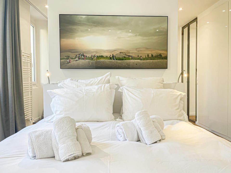 Bed, Bedroom