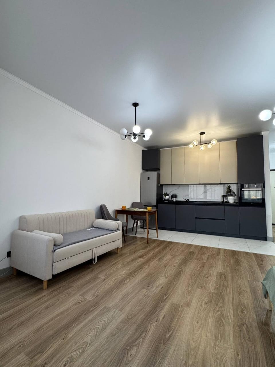 Kitchen or kitchenette, Dining area, stove
