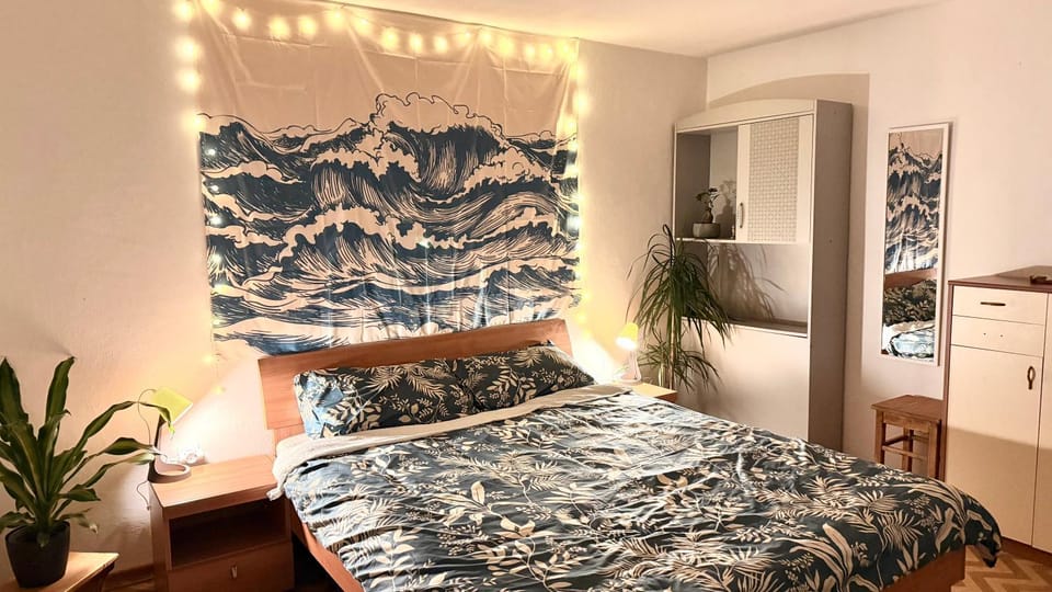 Bed, Photo of the whole room, Bedroom