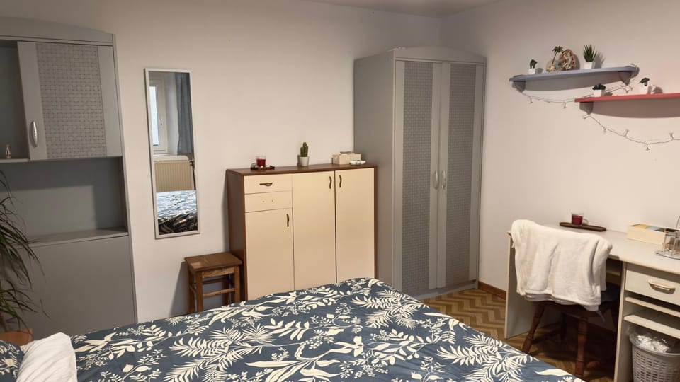 Bed, Bedroom