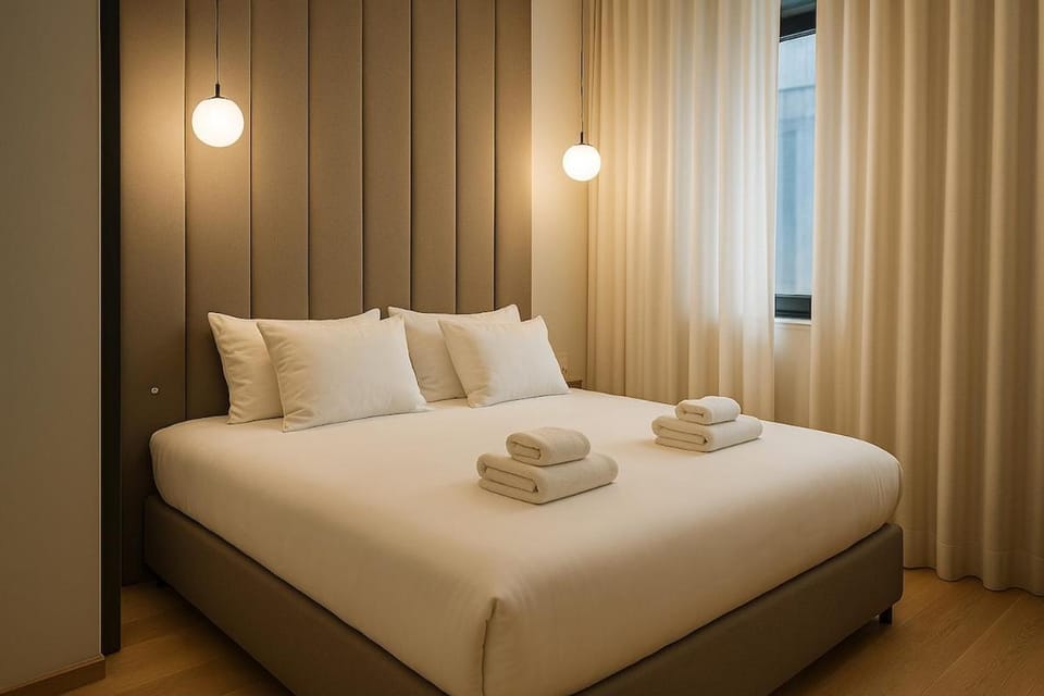 Bed, Photo of the whole room, Bedroom, towels