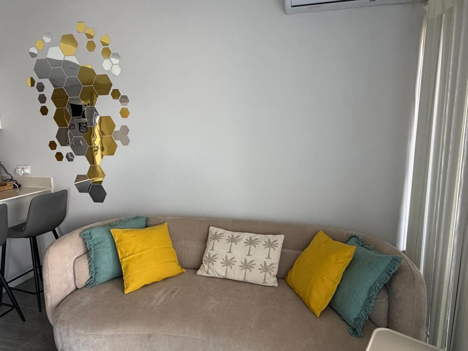 Modern 2BR Apartment with Mountain View, Near Beach Apartment in Flic en Flac