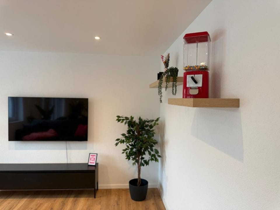 Communal lounge/ TV room, TV and multimedia, Evening entertainment