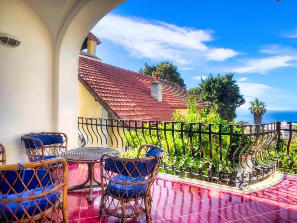Balcony/Terrace, Balcony/Terrace, Breakfast