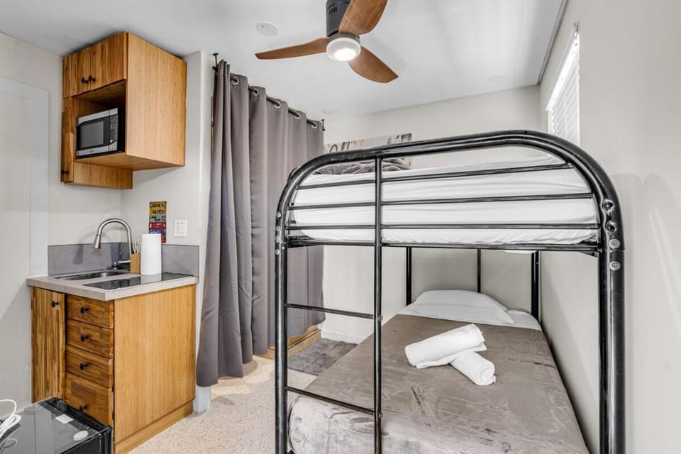 Compact Havana Suites - With Self Check-in Apartment in Coral Gables