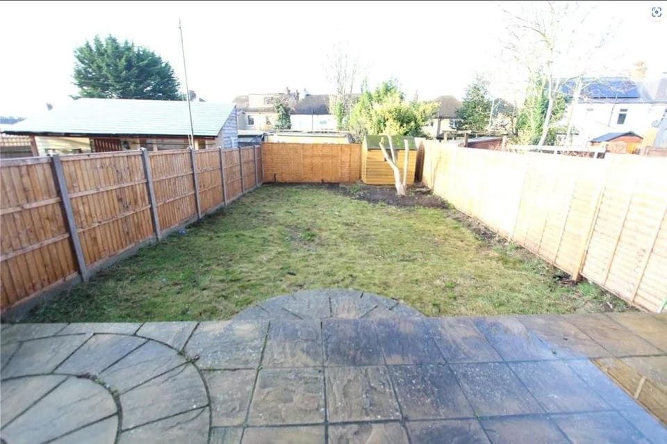 Gravesend - 4 bedroom house great for contractors Apartment in Gravesend