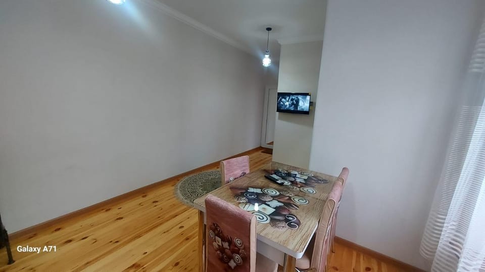 Communal lounge/ TV room, TV and multimedia, Living room, Seating area, Dining area