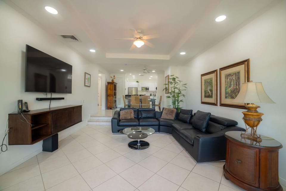 Colina 5D - 3 bdr 2 bath Family House in Herradura