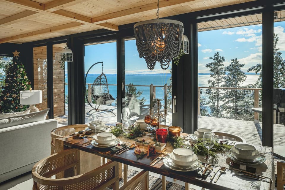 Chalet Eden Roc luxueux avec Jacuzzi et Sauna Privés 6 personnes Chalet in La Malbaie