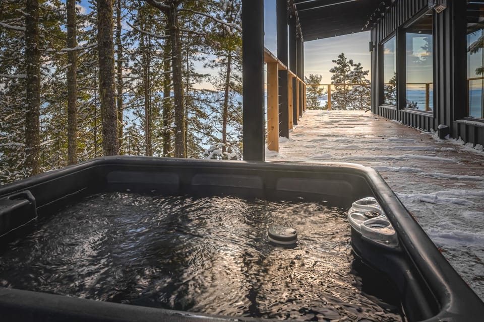 Chalet Eden Roc luxueux avec Jacuzzi et Sauna Privés 6 personnes Chalet in La Malbaie