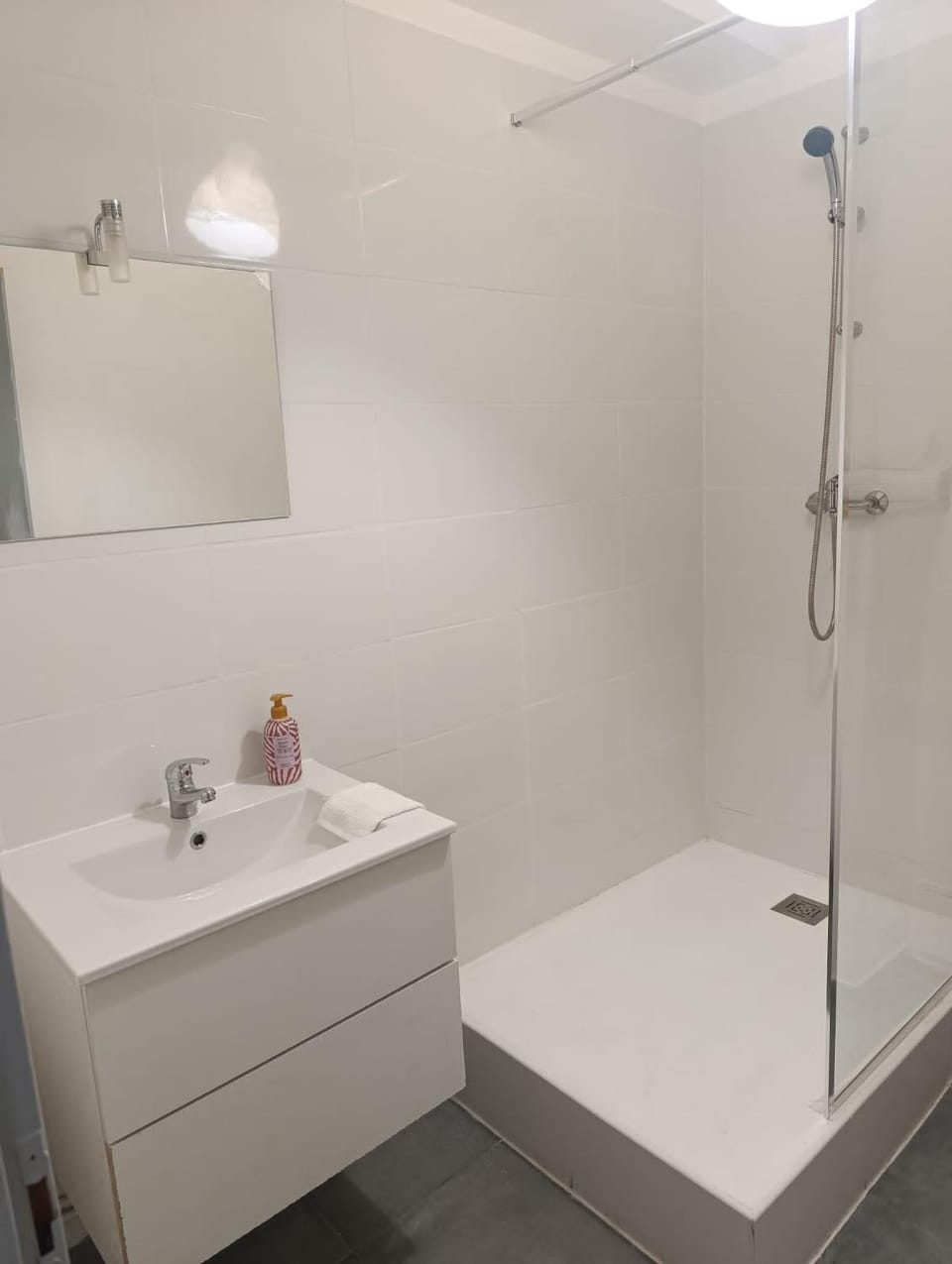 Shower, Bathroom, towels
