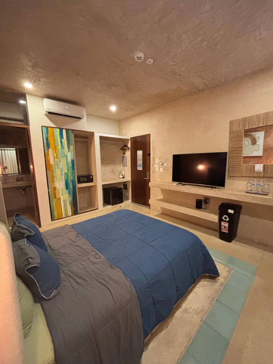 Communal lounge/ TV room, Bed, TV and multimedia, Photo of the whole room, Evening entertainment, Bedroom