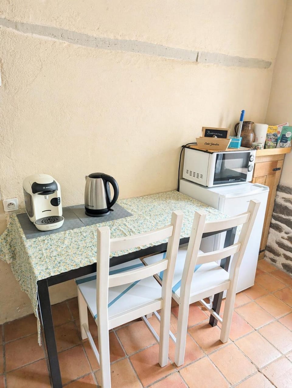 Coffee/tea facilities, Dining area, microwave