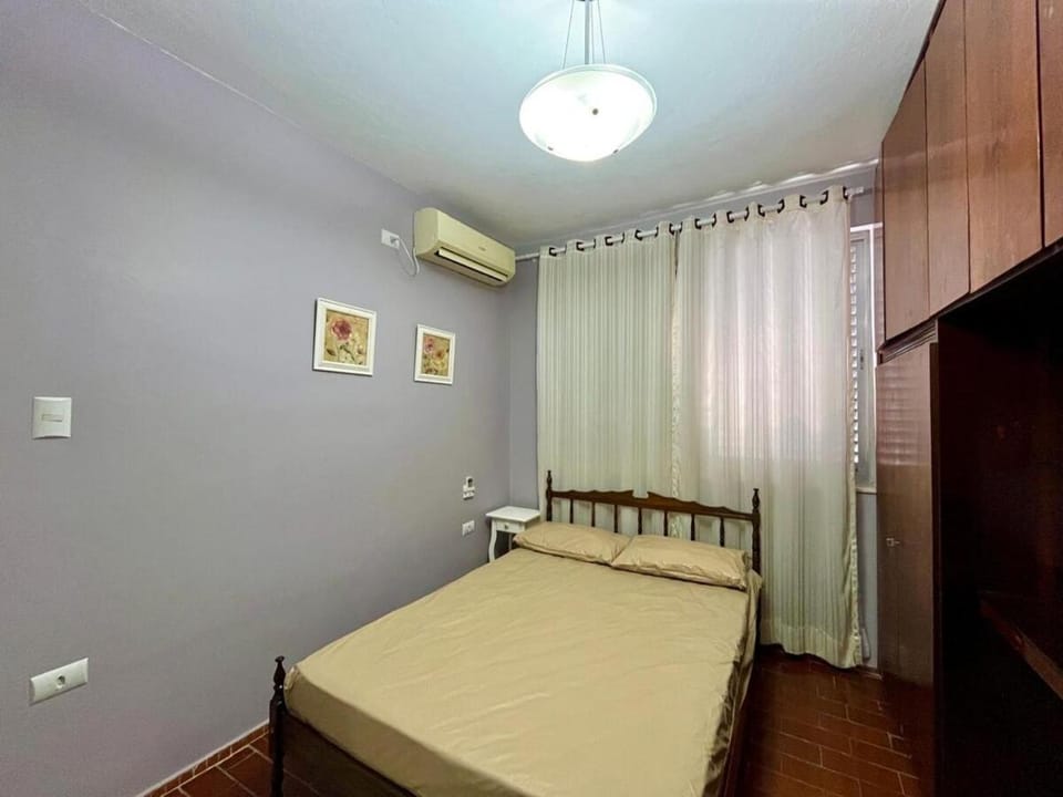 Bed, Bedroom, air conditioner
