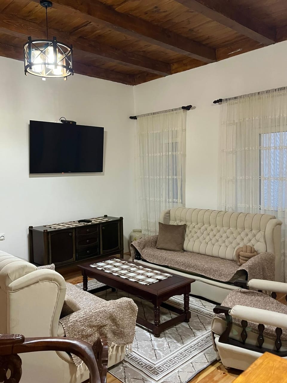 Communal lounge/ TV room, TV and multimedia, Living room, Seating area