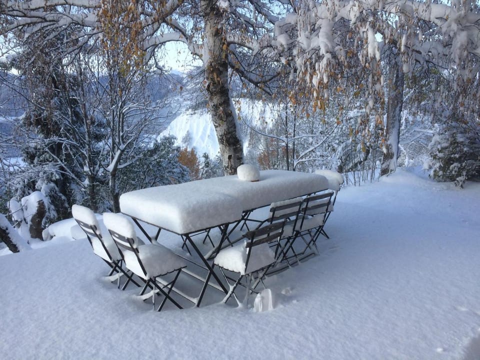 Chalet d exception ensoleillé, vue grandiose Chalet in Piedmont