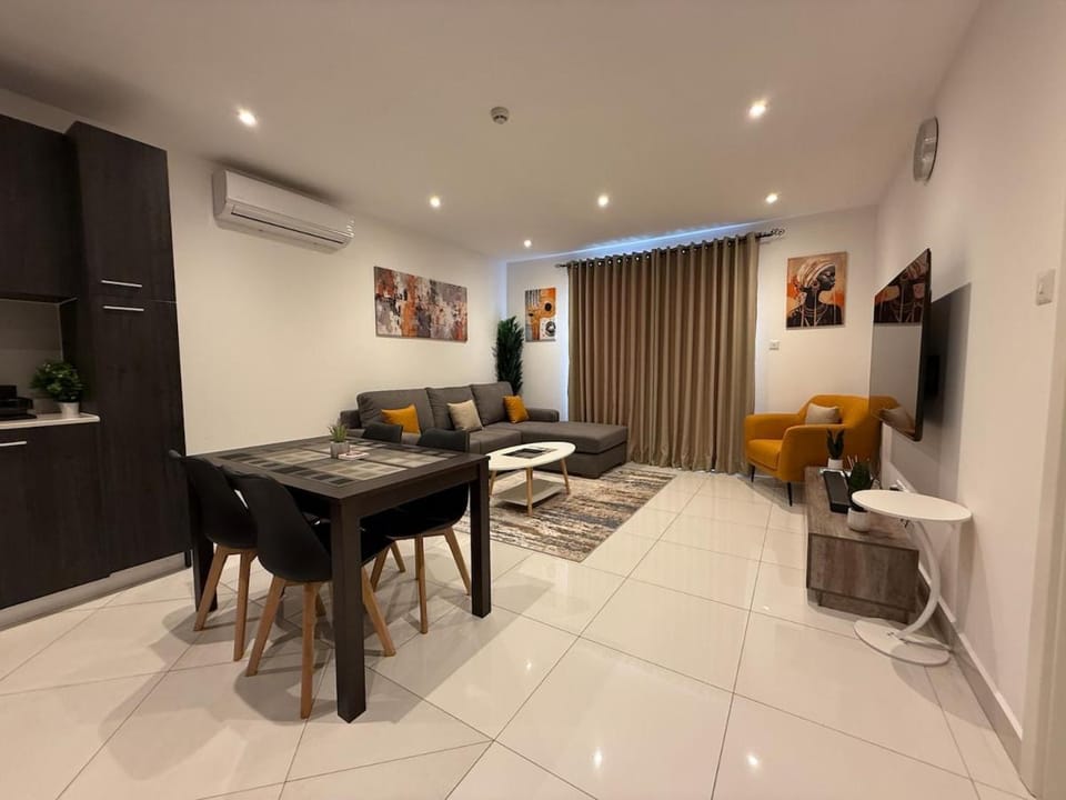 Living room, Seating area, Dining area