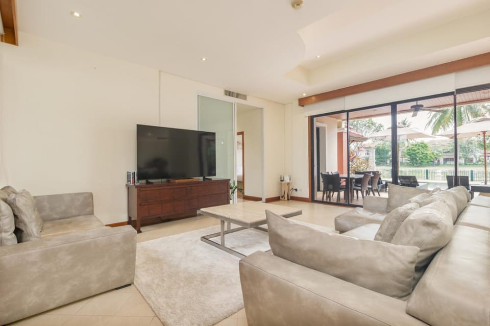Spacious Villa with Pool, Garden & Club facilities Villa in Choeng Thale