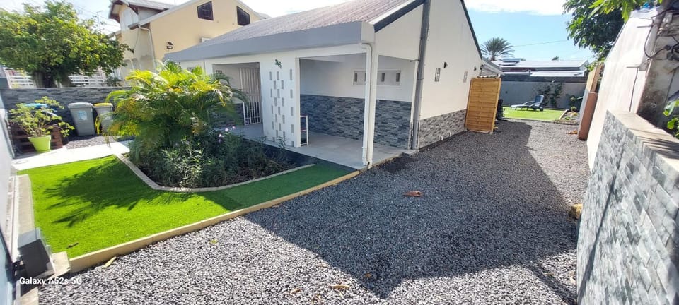 Villa Hibiscus House in Sainte-Anne