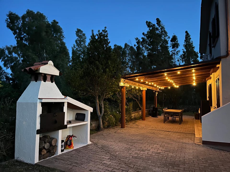 Patio, Night, BBQ facilities, Garden, Balcony/Terrace, Dining area