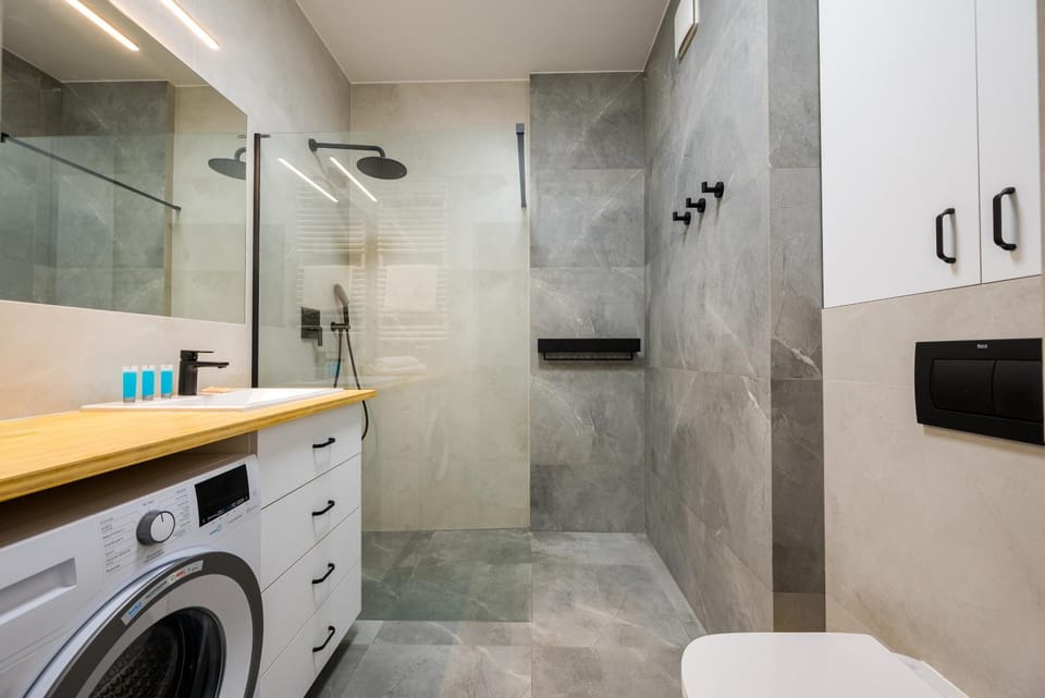 Shower, Toilet, Bathroom, washing machine