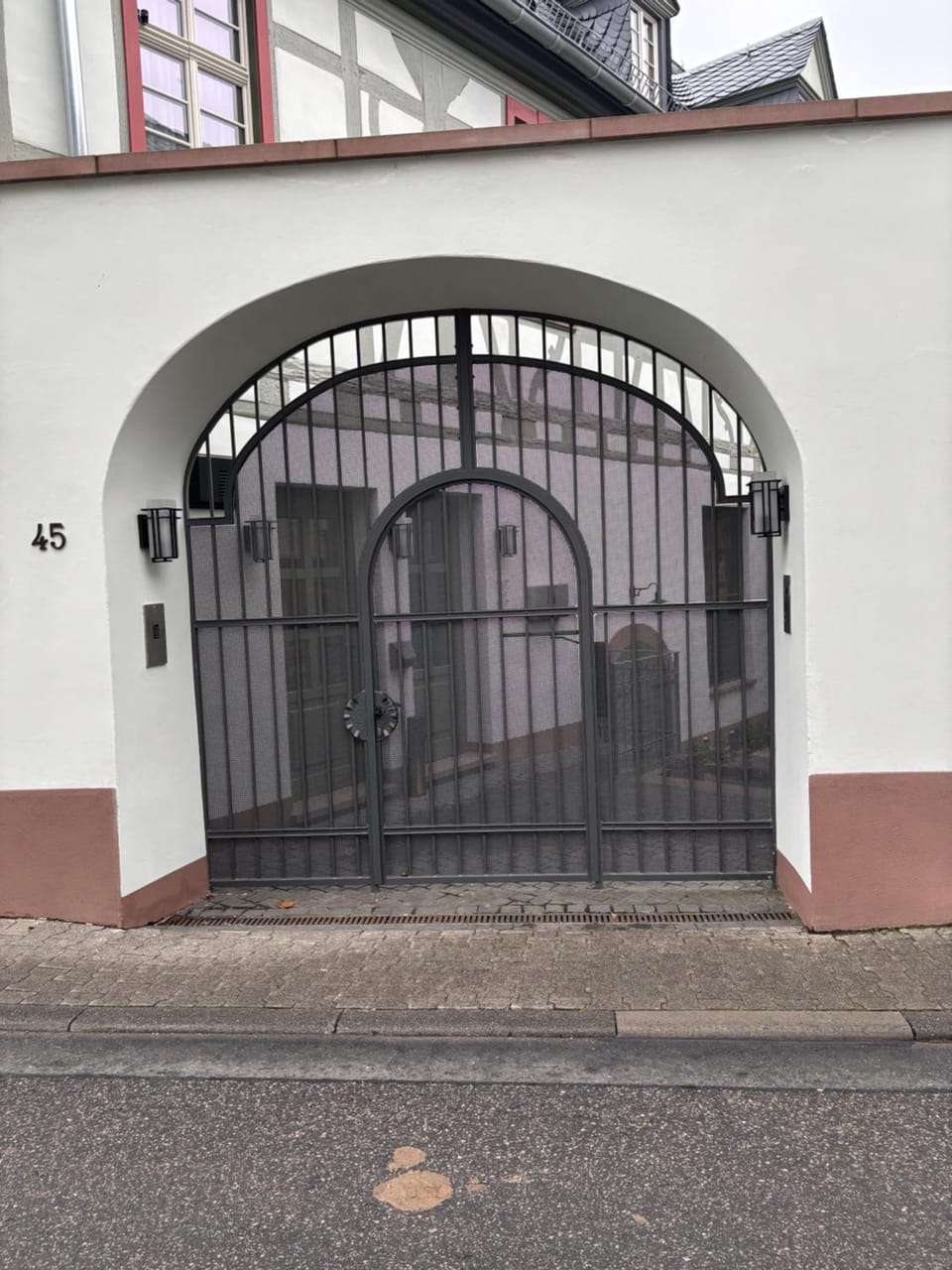 Property building, Facade/entrance, Location