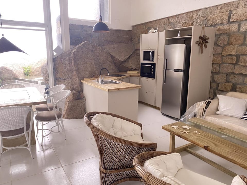 Utopia in the Low Cost Sea House in Florianopolis