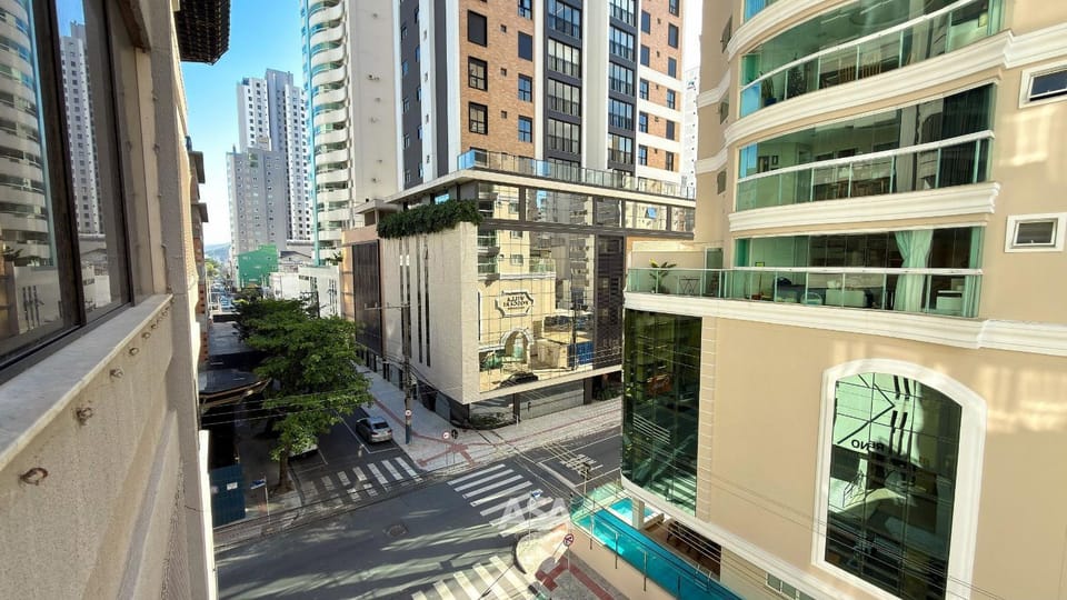 View (from property/room), Balcony/Terrace, City view