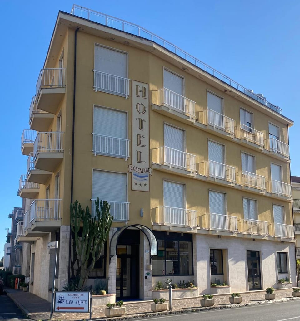 Property building, Day