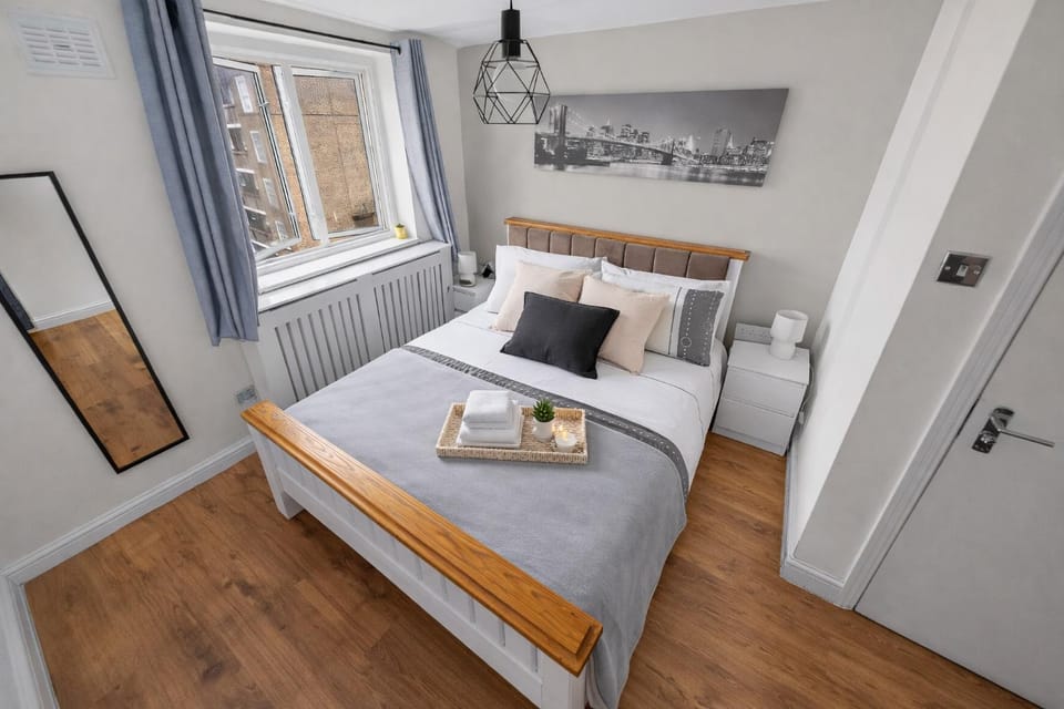 Bed, Photo of the whole room, Bedroom, towels, wardrobe