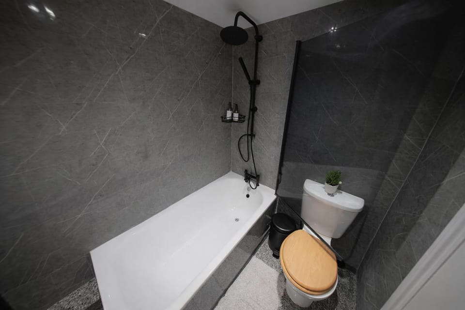 Shower, Toilet, Bathroom, Bath