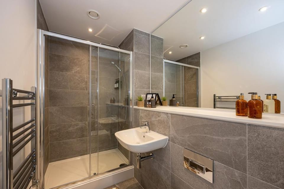 Royal Ebony by Smithstone properties Apartment in Manchester