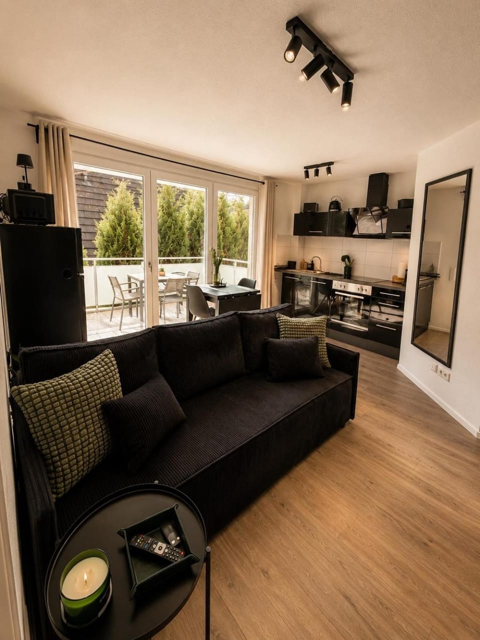 Kitchen or kitchenette, Living room, Seating area, Dining area