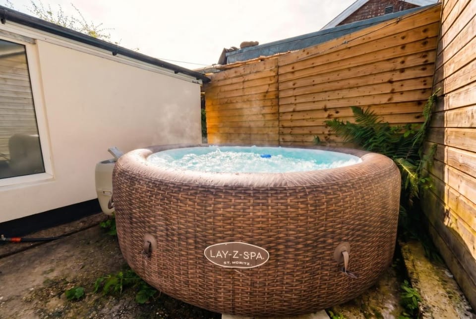 Natural landscape, Hot Tub