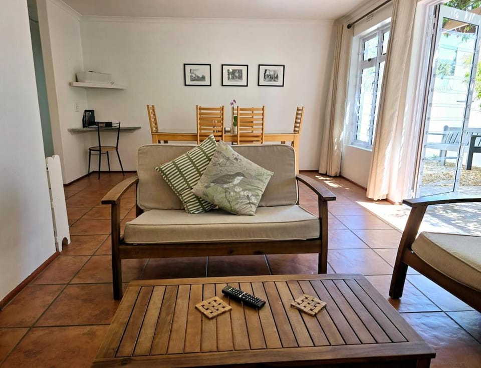 Living room, Dining area, air conditioner