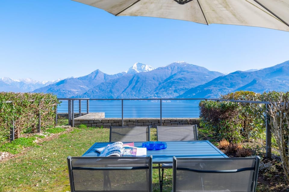 Patio, Nearby landmark, Day, Natural landscape, Garden, View (from property/room), Balcony/Terrace, Dining area, Mountain view