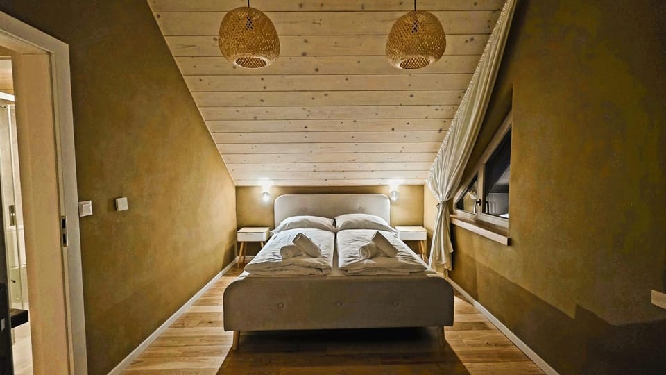 Photo of the whole room, Bedroom