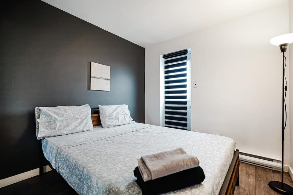 Appartement design au cœur de Griffintown Apartment in Montreal