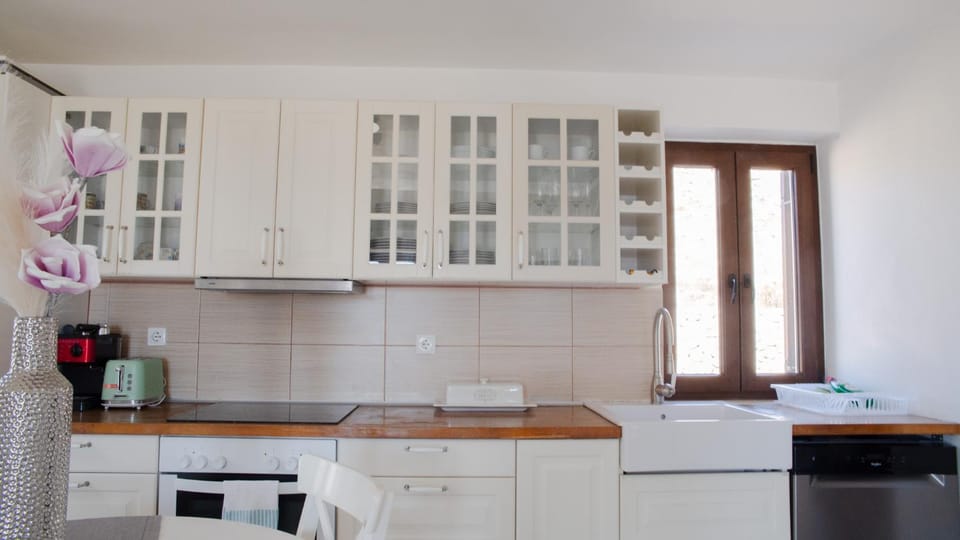 Villa Aristoteles House in Decentralized Administration of the Aegean