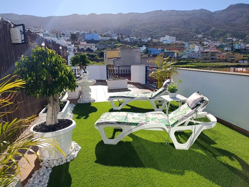 Balcony/Terrace, Mountain view, sunbed
