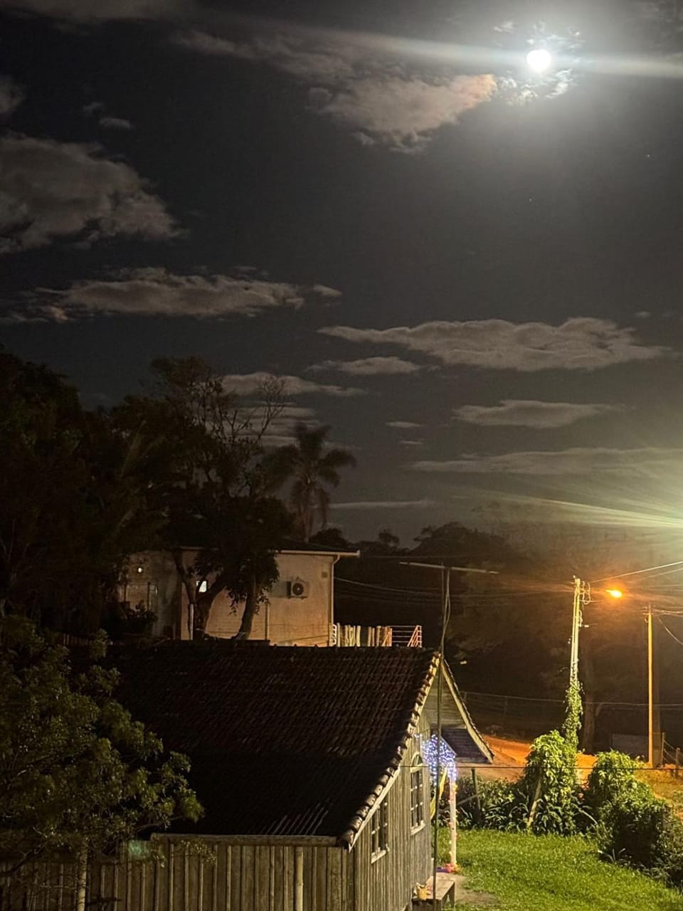 Rustic house 350 m from Gamboa beach House in State of Santa Catarina