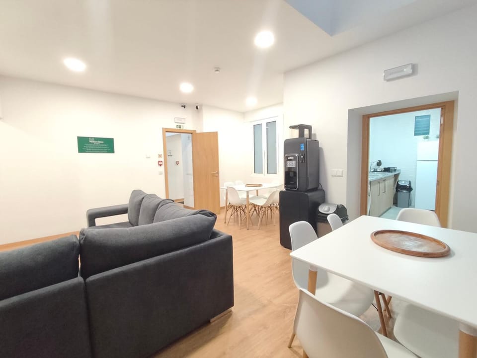 Seating area, Dining area