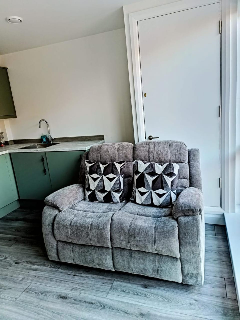 Modern 1 Bedroom Apt 1 near City Centre Parking Apartment in Belfast